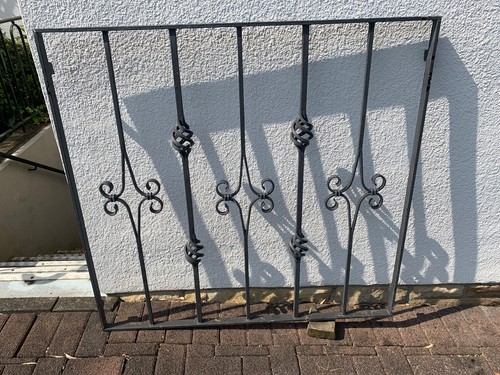 Altes fenstergitter rankgitter - fenstergitter,